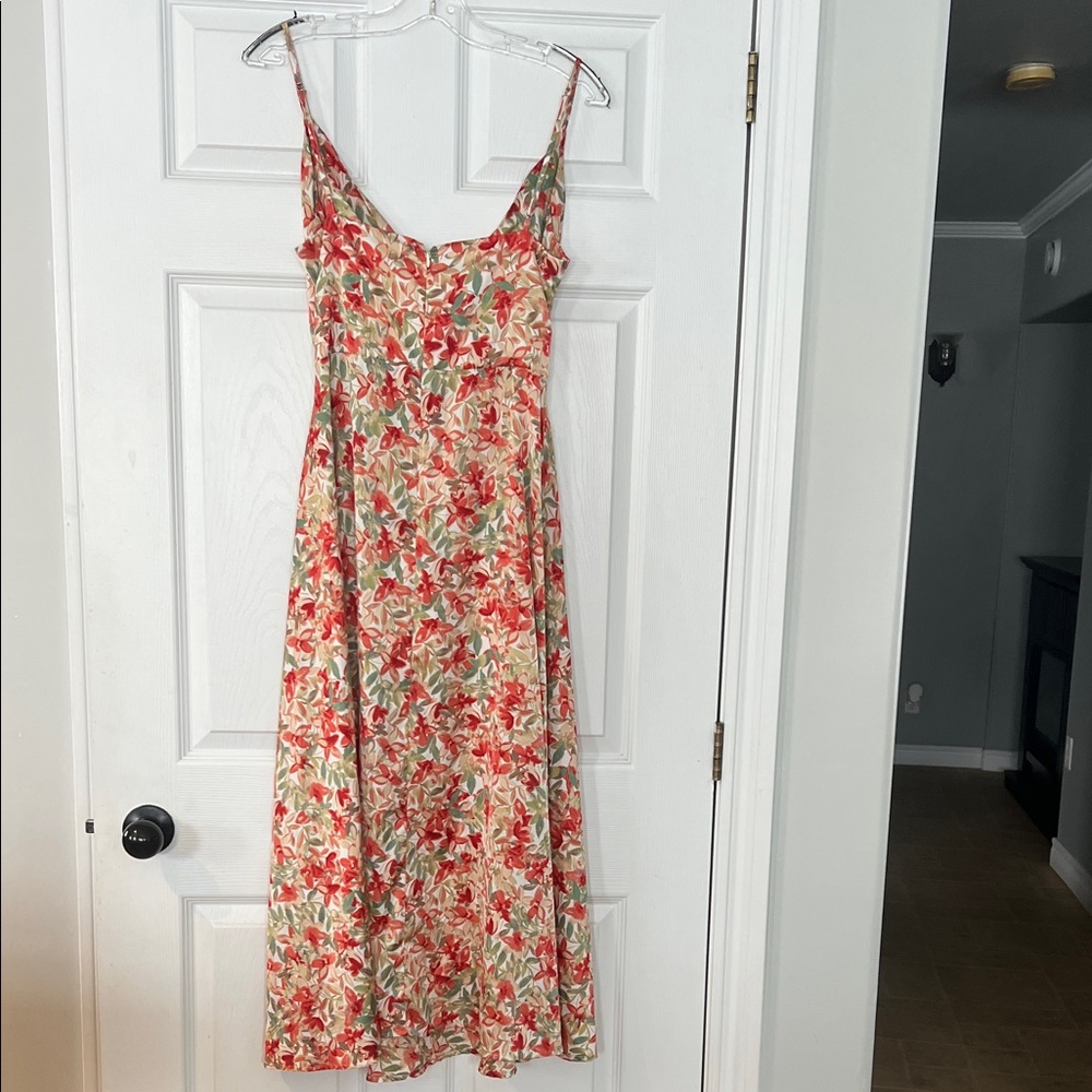 Elegant Cut out  Floral Dress - Picture 5 of 5